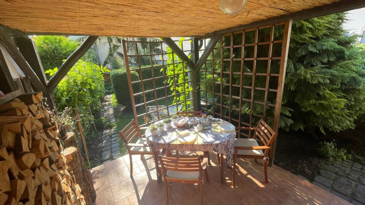 דירות מישקולץ Magnolia Garden מראה חיצוני תמונה